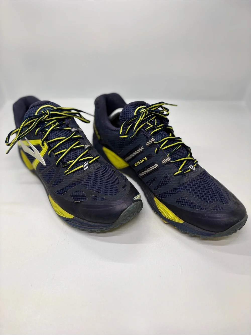 Brooks Cascadia 10 Trail Running Shoes Men’s 12 Navy Yellow 110187